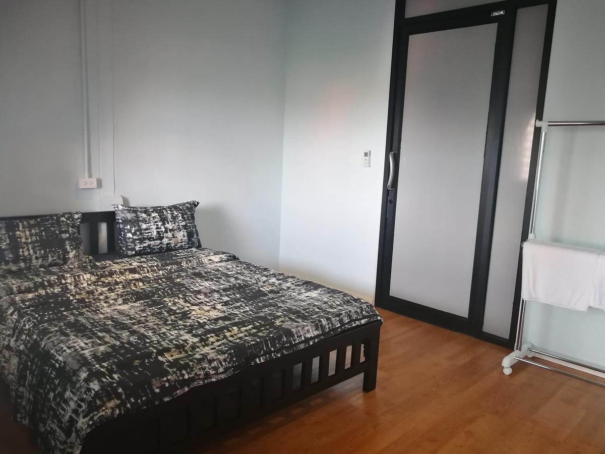Wj Hostel Банкок Екстериор снимка