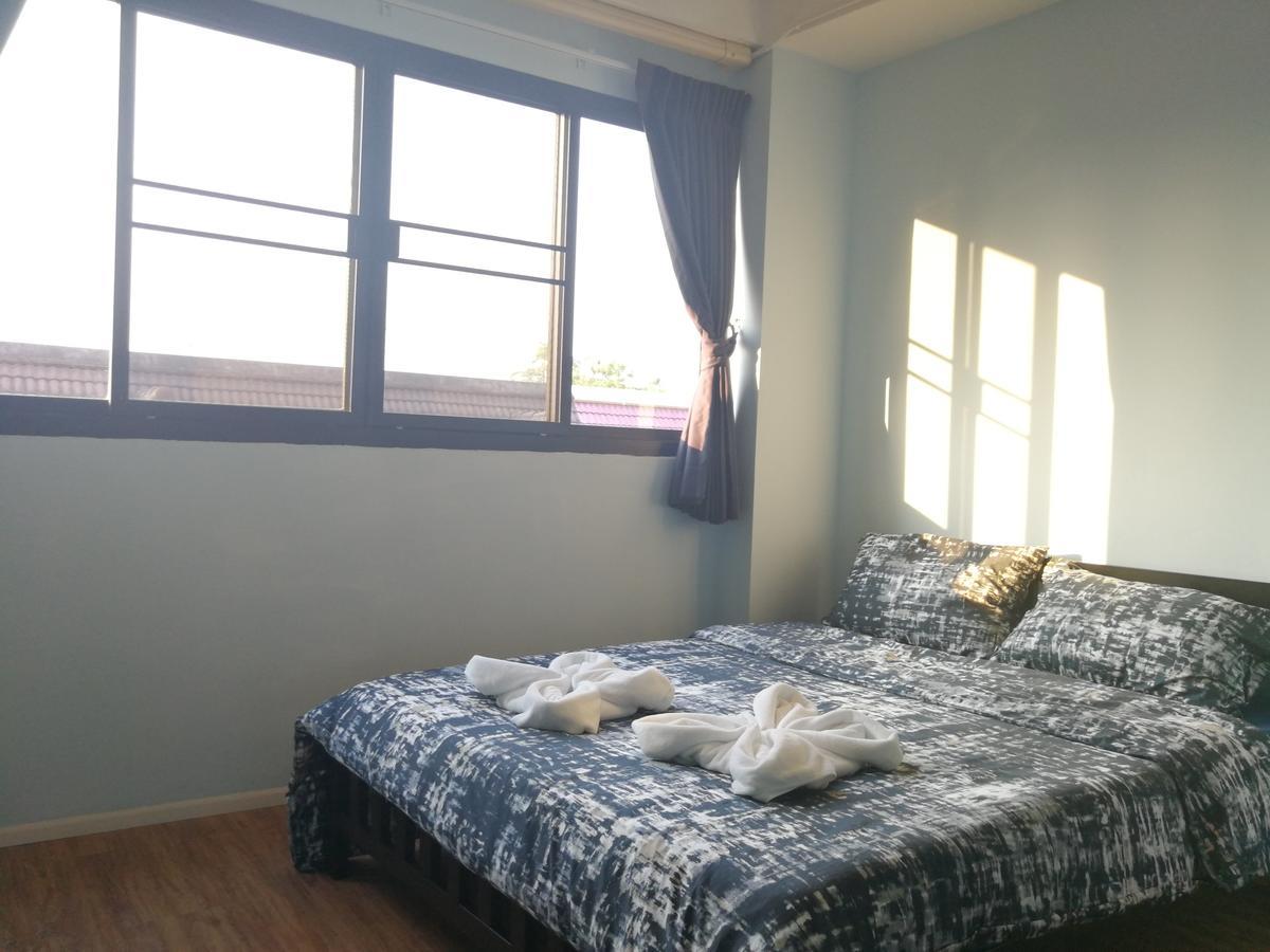 Wj Hostel Банкок Екстериор снимка