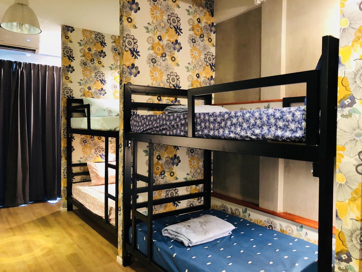 Wj Hostel Банкок Екстериор снимка