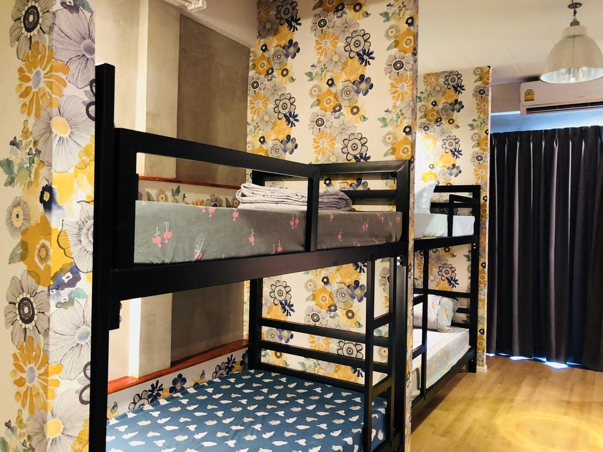 Wj Hostel Банкок Екстериор снимка